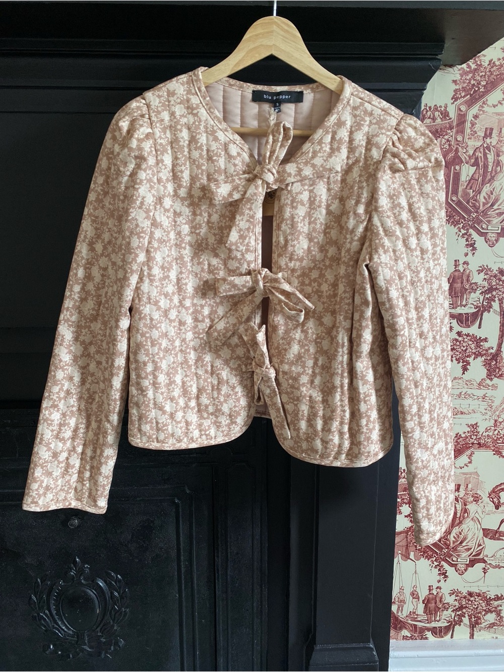 Blu Pepper Cream Floral Bow-Tie Blazer